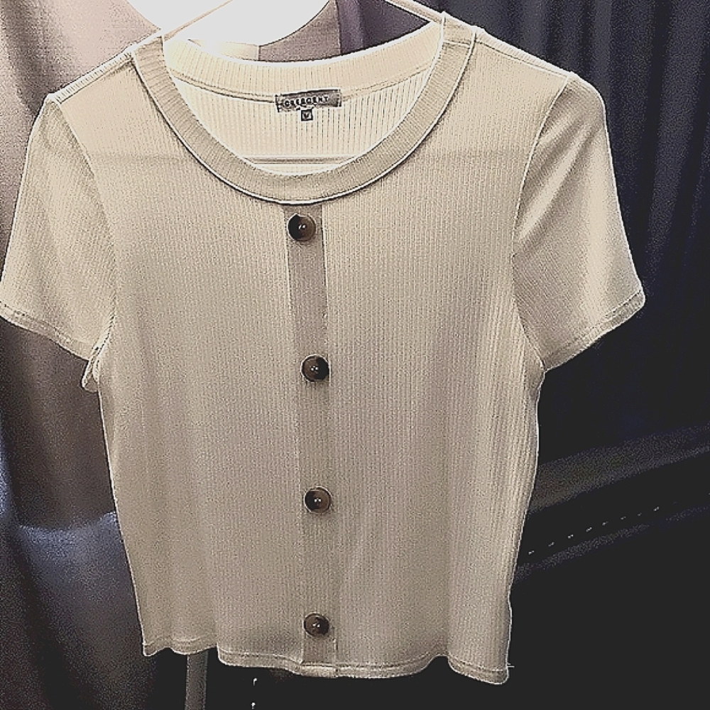 *White ribbed crescent t-shirt